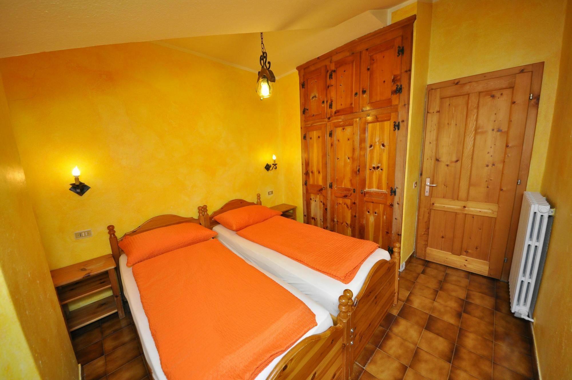 Residence Casa Longa By Livigno Accomodation Экстерьер фото