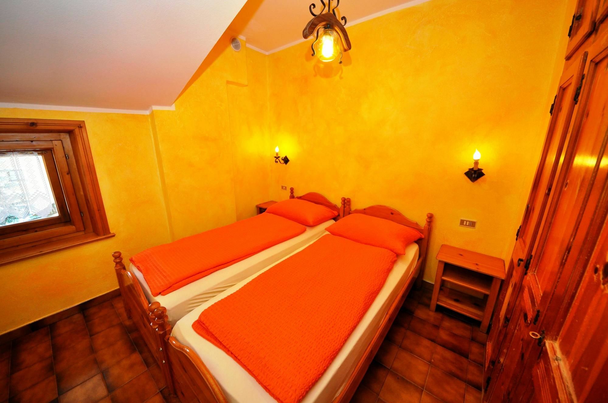 Residence Casa Longa By Livigno Accomodation Экстерьер фото